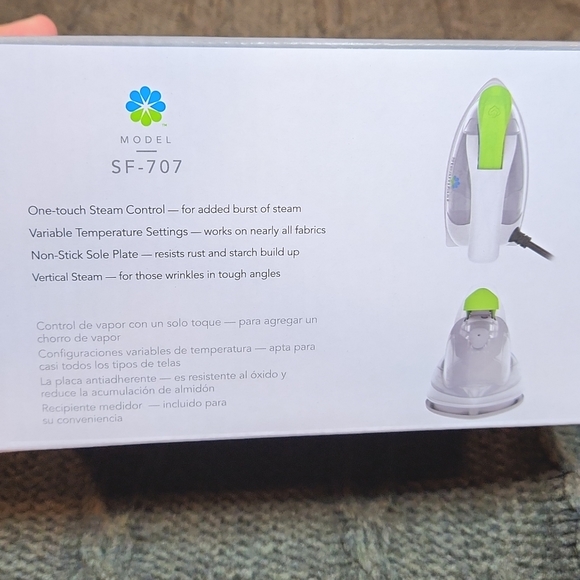 Compact steam iron - Picture 9 of 9